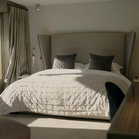 No 14 Otel 5*