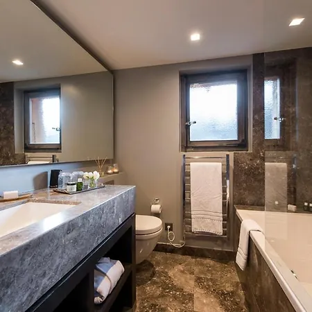 No 14 Otel 5*